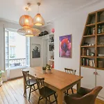 Spacious Apartment Near The Villette