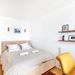 Guestready - High-Rise Haven With Attractive Views