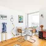 Guestready - High-Rise Haven With Attractive Views