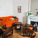 Appartement Typique Et Confortable - Voltaire