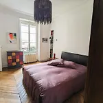 Appartement Typique Et Confortable - Voltaire