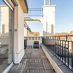 Guestready - Appartement Terrasse Vue Tour Eiffel