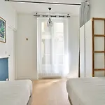 Guestready - Modern Flat Near Latin Quarter!