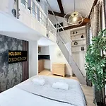 Stylish Duplex In Front Of Buttes-Chaumont