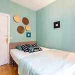 Guestready - Bel Apt A Deux Pas Des Champs-Elysees
