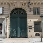 Merveilleux Appartement En Pleins Coeurs Du Marais