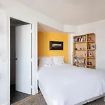GuestReady - Stunning 3 Bed Apt wBalcony near Champs Elysées