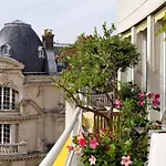 GuestReady - Stunning 3 Bed Apt wBalcony near Champs Elysées