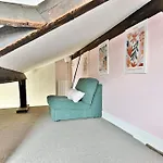 Appartement Avec Mezzanine Au Centre De Paris - II