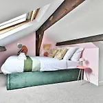 Appartement Avec Mezzanine Au Centre De Paris - II