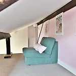 Appartement Avec Mezzanine Au Centre De Paris - II