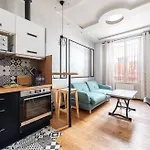 Full-Equipped & Near To Subway