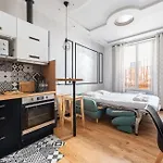 Full-Equipped & Near To Subway