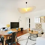 Exceptional Location Charme Parisien