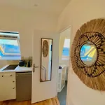 Heart Of Paris With View - Renovated
