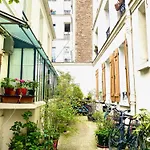 Heart Of Paris With View - Renovated