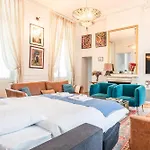 Luxury Typical Parisian Flat - 5 Min From Louvre