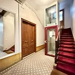 Luxurious Home In Le Marais