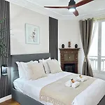 Luxurious Home In Le Marais