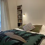 Cozy Haussmanian Flat In The Heart Of Paris