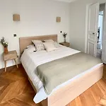 2 Bedroom Stylish Apartment Central Paris