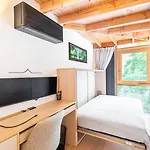 Guestready - Spacieux Apt. Avec Cour Privative