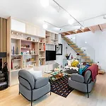 Guestready - Spacieux Apt. Avec Cour Privative