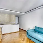 Studio Charmant A Deux Pas De L\'Elysee Luxe Et Confort Au Coeur De Paris