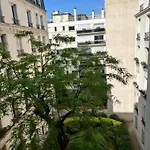 Your Parisian Hideaway - Entire Apartment