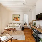 Guestready - Apt De Charme Dans Le Centre De Paris IX