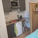 Elegant Pied-A-Terre Paris 8Eme