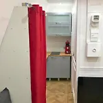 Pretty Central Flat In Paris
