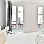 Grand Appartement Prestigieux Et Central A Paris