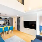 Guestready - Colourful Getaway Near Eiffel Tower