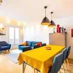 Guestready - Colourful Getaway Near Eiffel Tower
