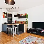 Guestready - Apt Famille Chic A Paris 20 !