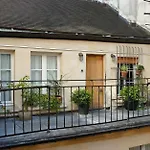 Nest In Paris