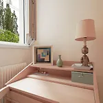 Elegant Studio Avenue Montaigne