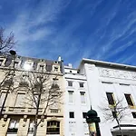 Elegant Studio Avenue Montaigne
