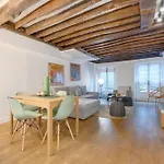 Marais Place Des Vosges Lovely Apartment 4P 1Br