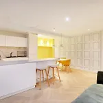 Pick A Flat\'S Apartment In Triangle D\'Or - Rue Penthievre