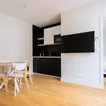 Welcoming 1 Bedroom Apartment In Paris