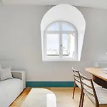 Paris Home Collection Serviced Apartments In Notre Dame - Rue Savoie