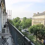 Beautiful And Spacious Apartment In The 10Th