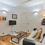Residence Tour Eiffel By Studio Prestige