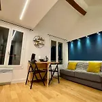 Joli Studio 18M2 En Plein Coeur Du Marais A Paris !