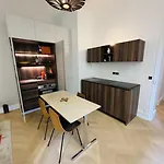Modern Apt Canal St Martin