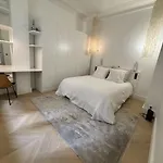 Modern Apt Canal St Martin