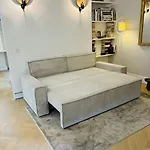 Modern Apt Canal St Martin