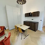 Modern Apt Canal St Martin